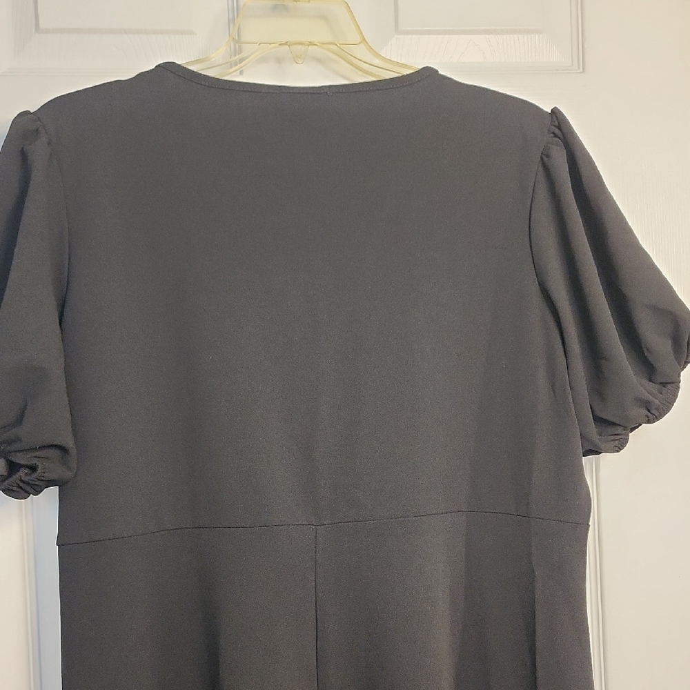 Boohoo Plus Black Midi Dress with Short Sleeves - Picture 8 of 12
